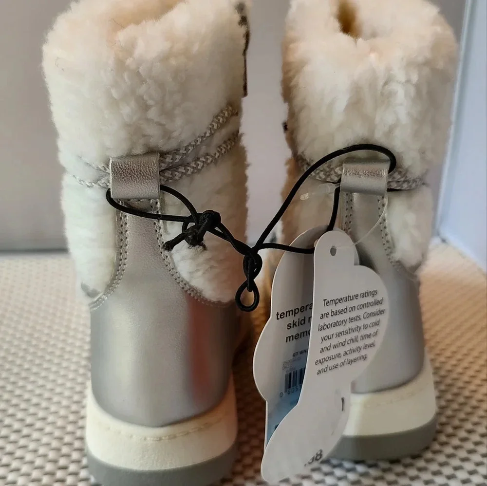 Girls Size 7 Wonder Nation Sherpa Snow Boots Skid resistant NWT